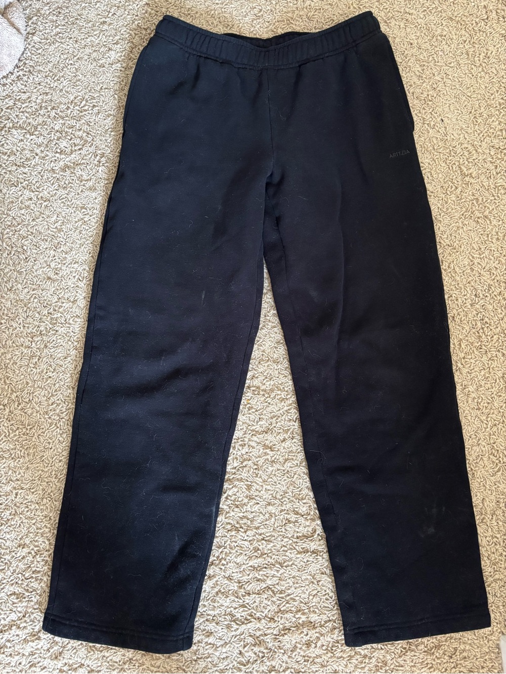 Aritzia Black Men's Sweatpants - Relaxed Jogger Style
